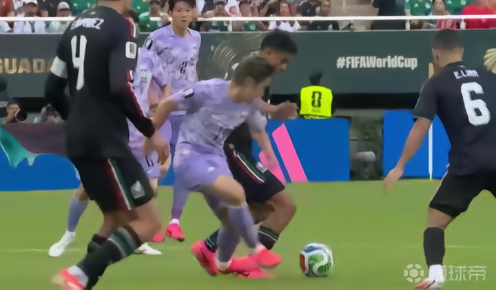 半场战报:墨西哥0-0韩国,两队共1次射正,李刚仁染黄