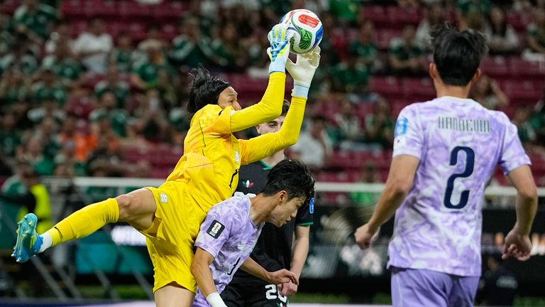 2026年世界杯：墨西哥1-0韩国 - 金承奎失误助东道主顺利晋级32强