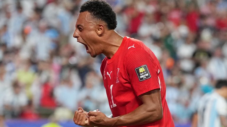 2026年世界杯:阿根廷3-1瑞士(加时赛):朱利安·阿尔瓦雷斯打入精彩进球,晋级半决赛对阵英格兰